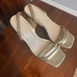 BP ankle strap platform heel in gold size 8